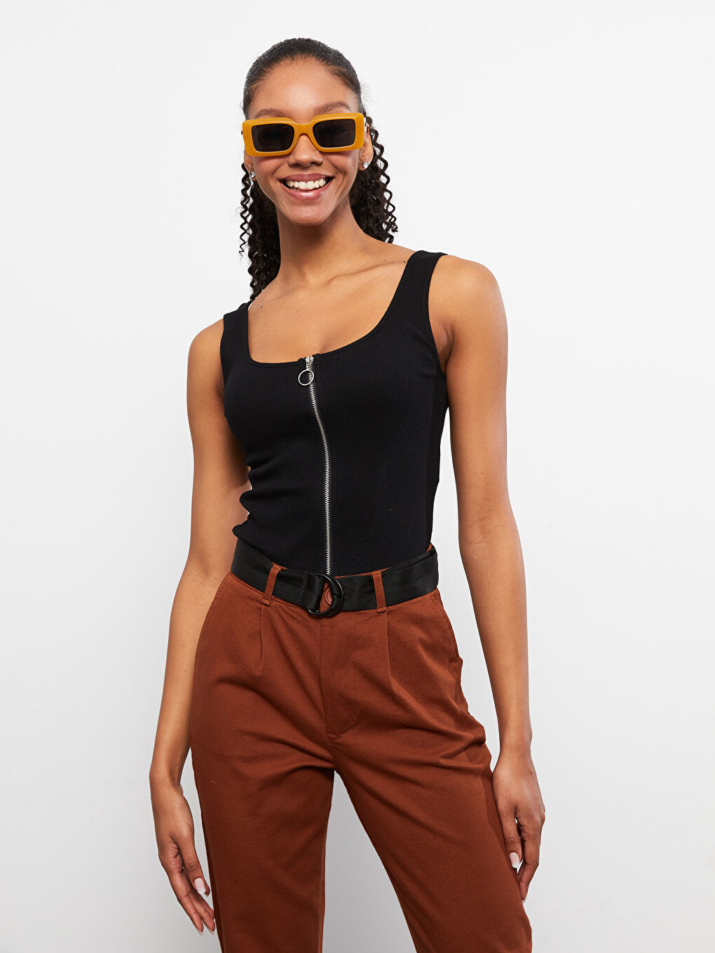 Women U Neck Sleeveless Plain Singlet-2