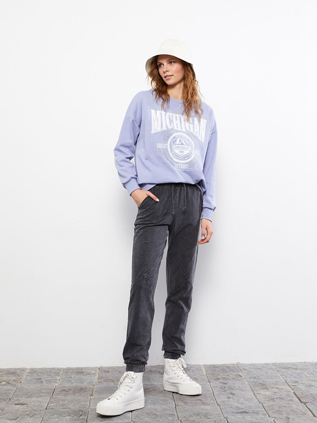 Elastic Waist Regular Pocket Detailed Women's Sweatpants-1