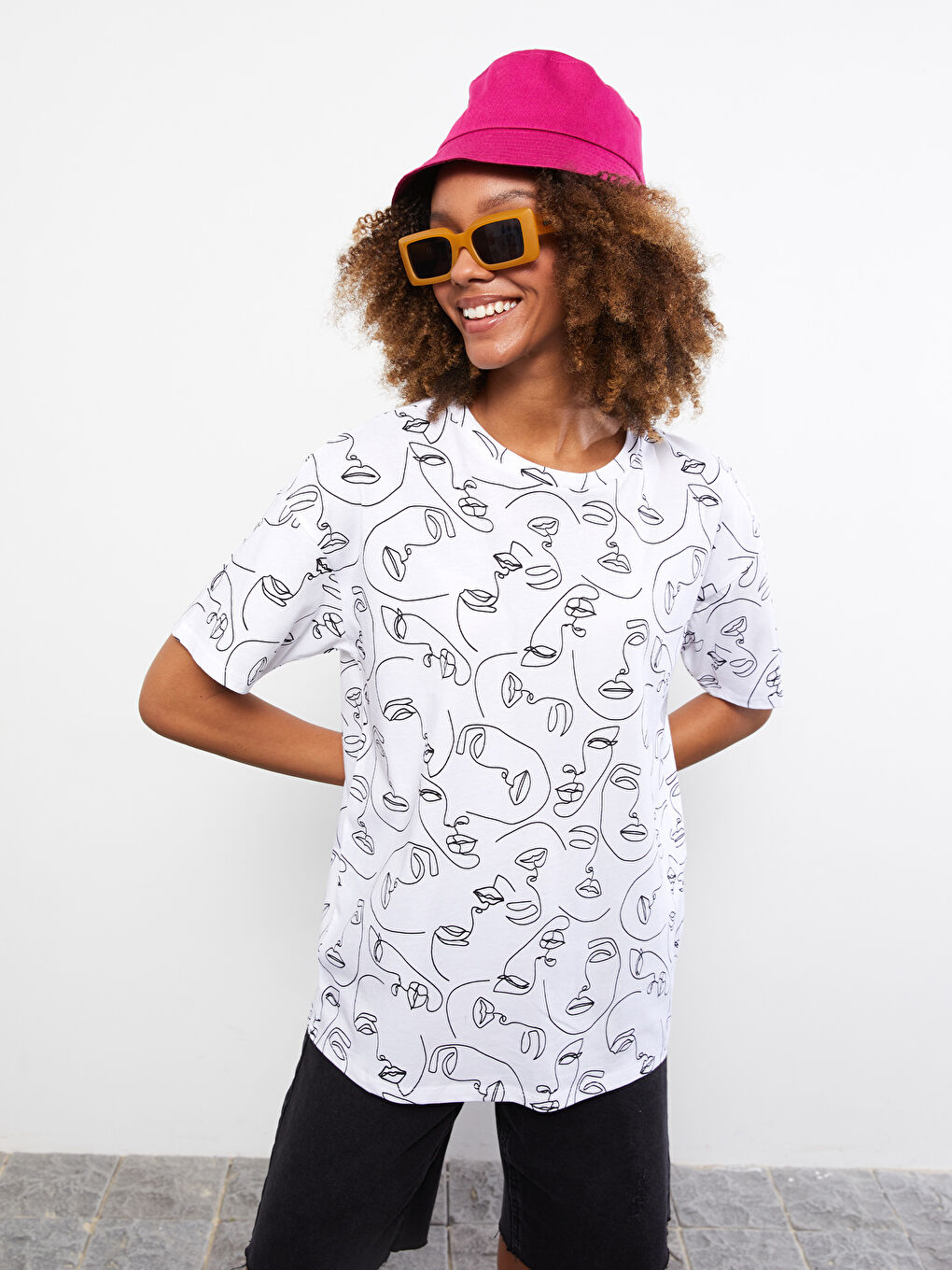 Beyaz Bisiklet Yaka Baskılı Kısa Kollu Pamuklu Kadın Tişört-2