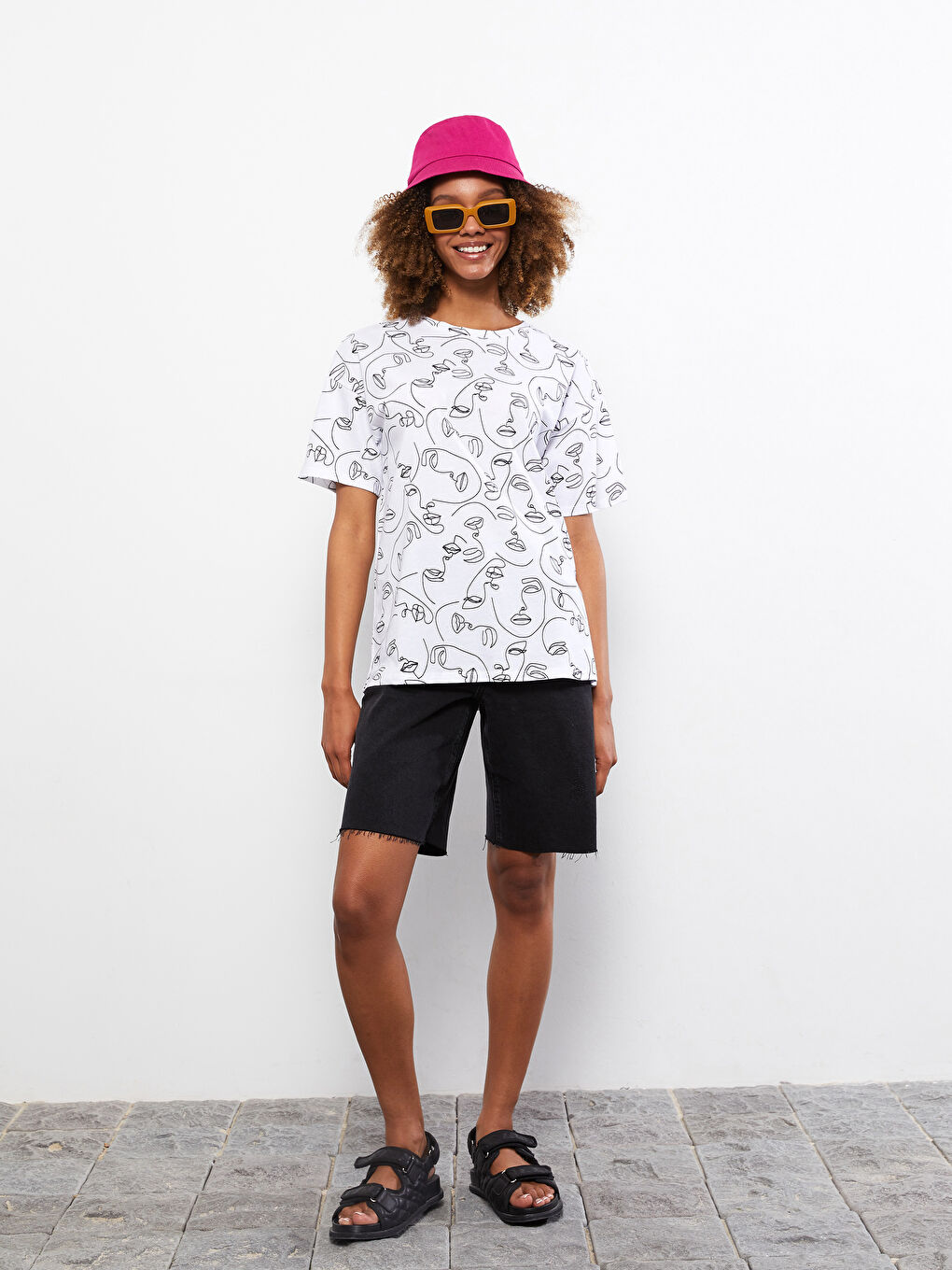 Beyaz Bisiklet Yaka Baskılı Kısa Kollu Pamuklu Kadın Tişört-4