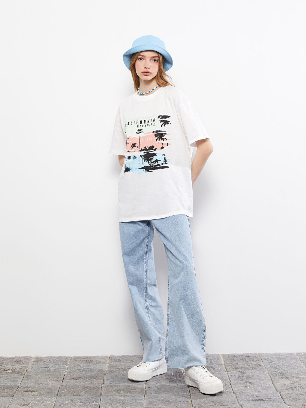 Ekru Bisiklet Yaka Baskılı Kısa Kollu Pamuklu Kadın Tişört-1