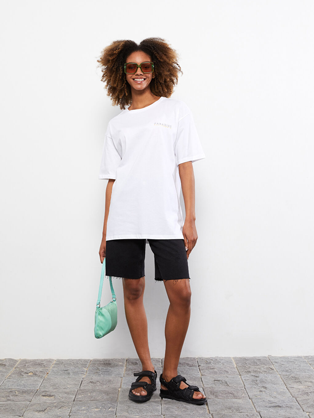 Beyaz Bisiklet Yaka Baskılı Kısa Kollu Pamuklu Kadın Tişört-2