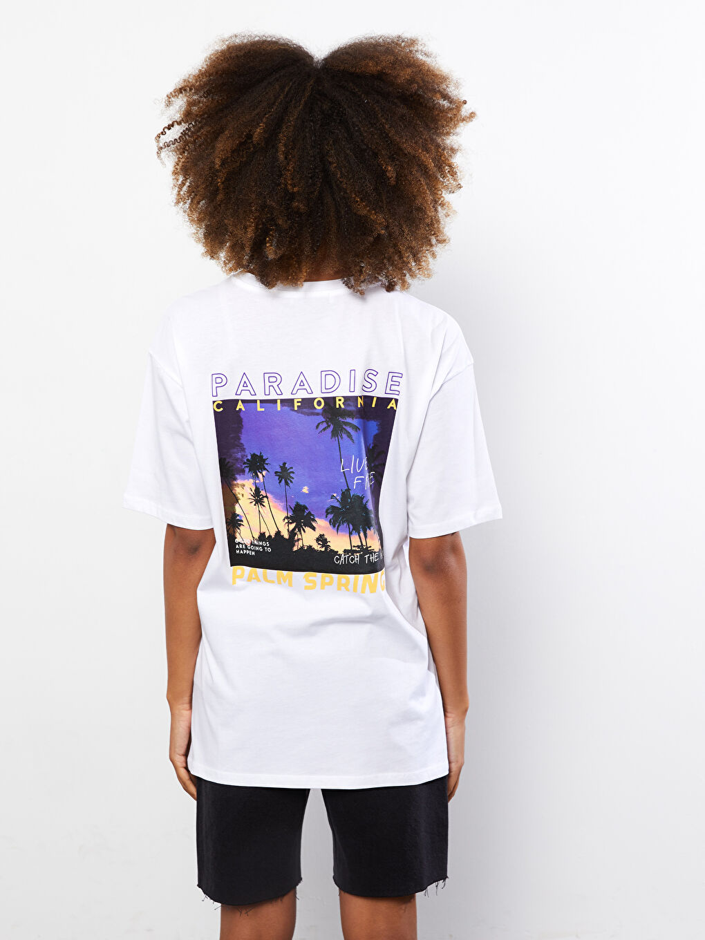 Beyaz Bisiklet Yaka Baskılı Kısa Kollu Pamuklu Kadın Tişört-5