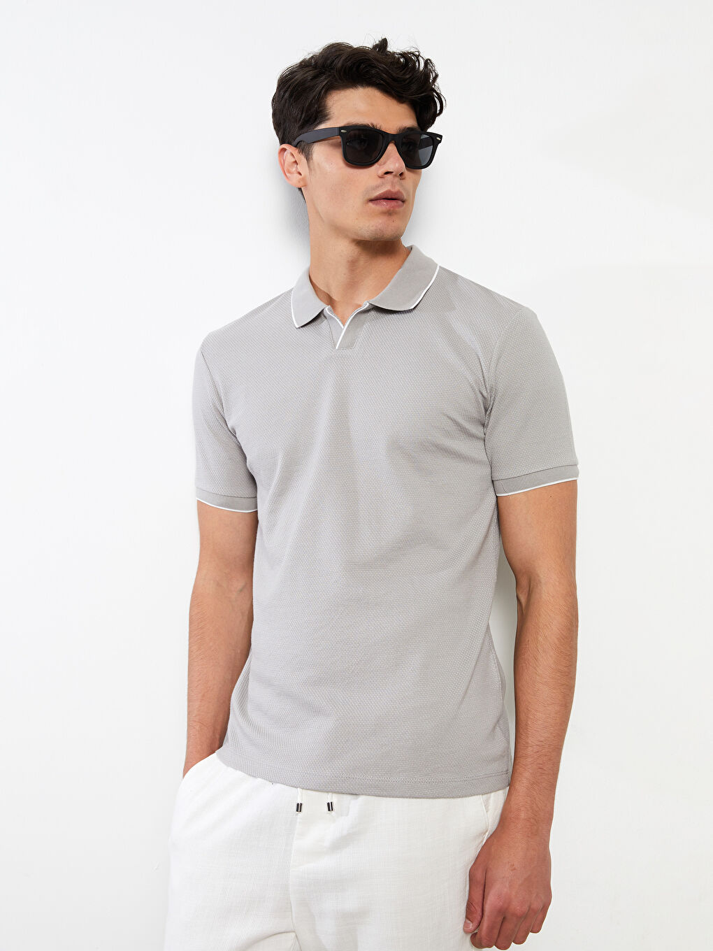 Gri Resort Yaka Kısa Kollu Erkek Tişört