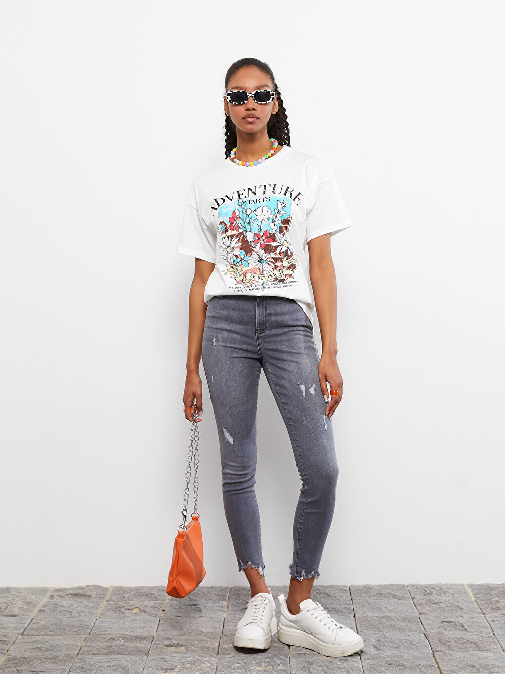 Ekru Bisiklet Yaka Baskılı Kısa Kollu Pamuklu Kadın Tişört-2