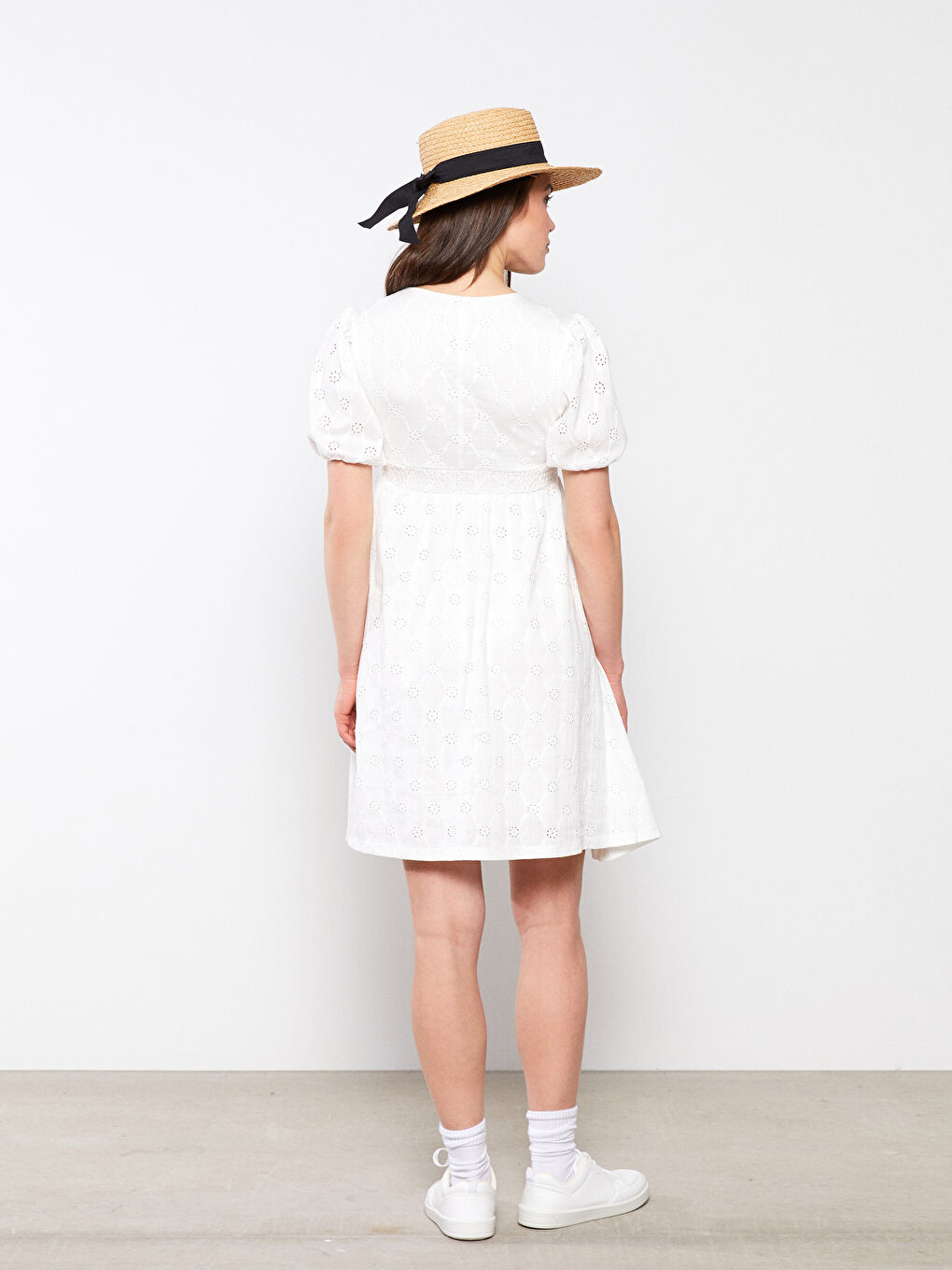 Ekru V Yaka Kendinden Desenli Kısa Kollu Poplin Hamile Elbise-4