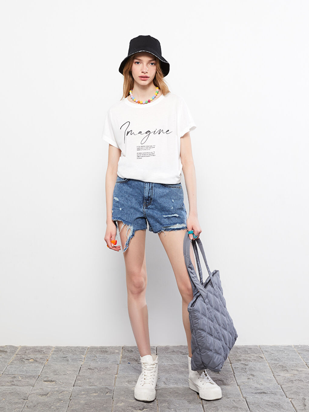 Ekru Bisiklet Yaka Yazı Baskılı Kısa Kollu Kadın Tişört-2