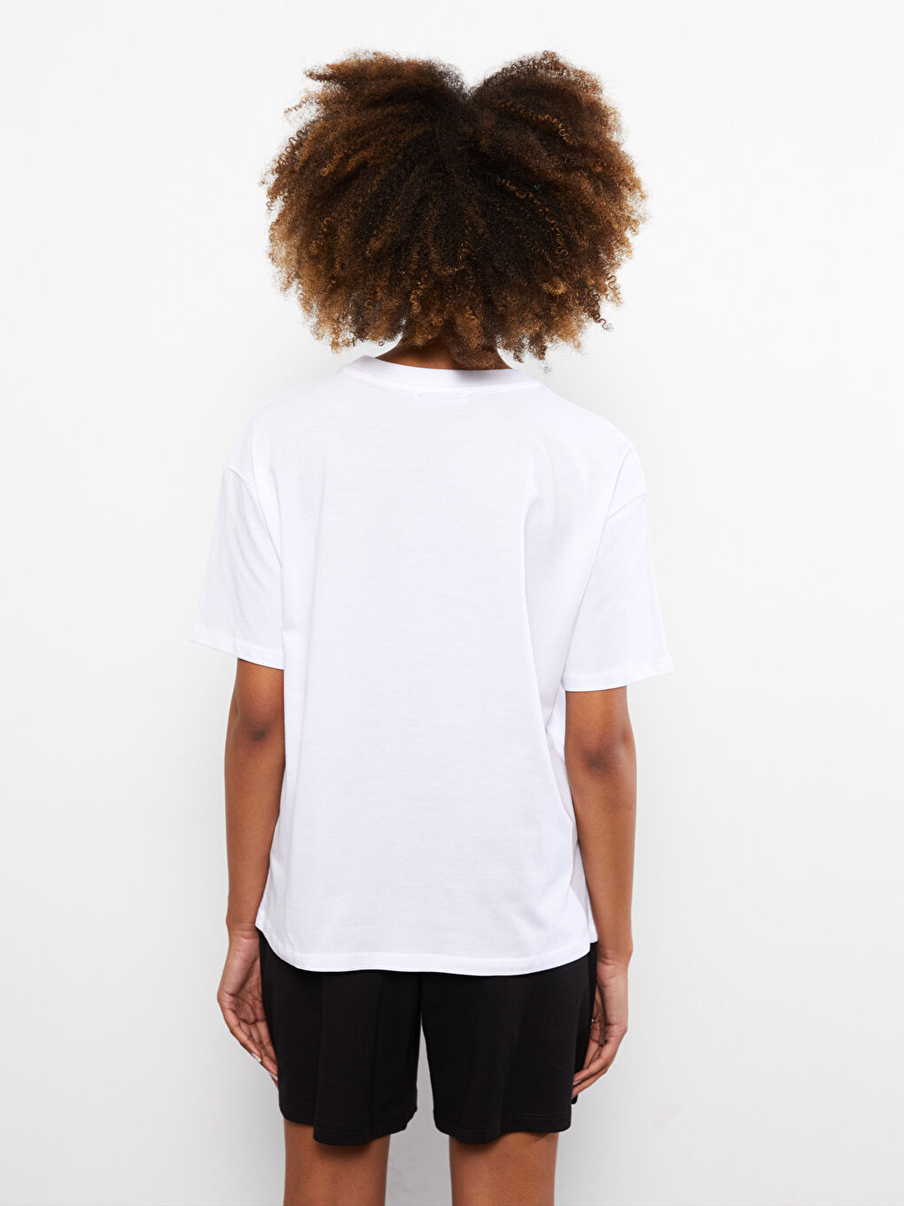 Beyaz Bisiklet Yaka Baskılı Kısa Kollu Pamuklu Kadın Tişört-4