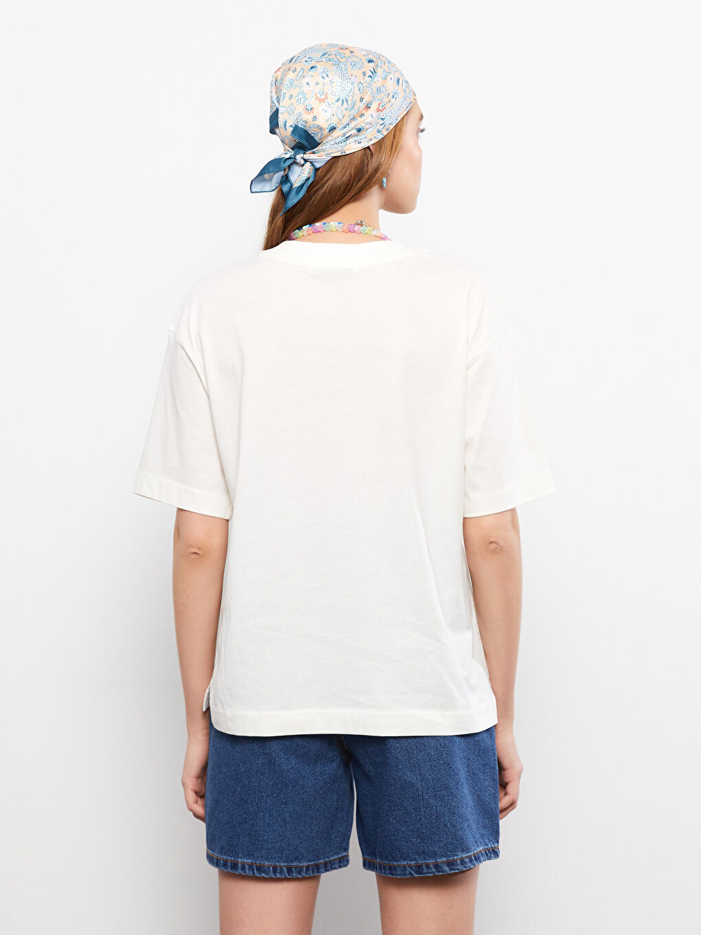 Ekru Bisiklet Yaka Baskılı Kısa Kollu Pamuklu Kadın Tişört-3