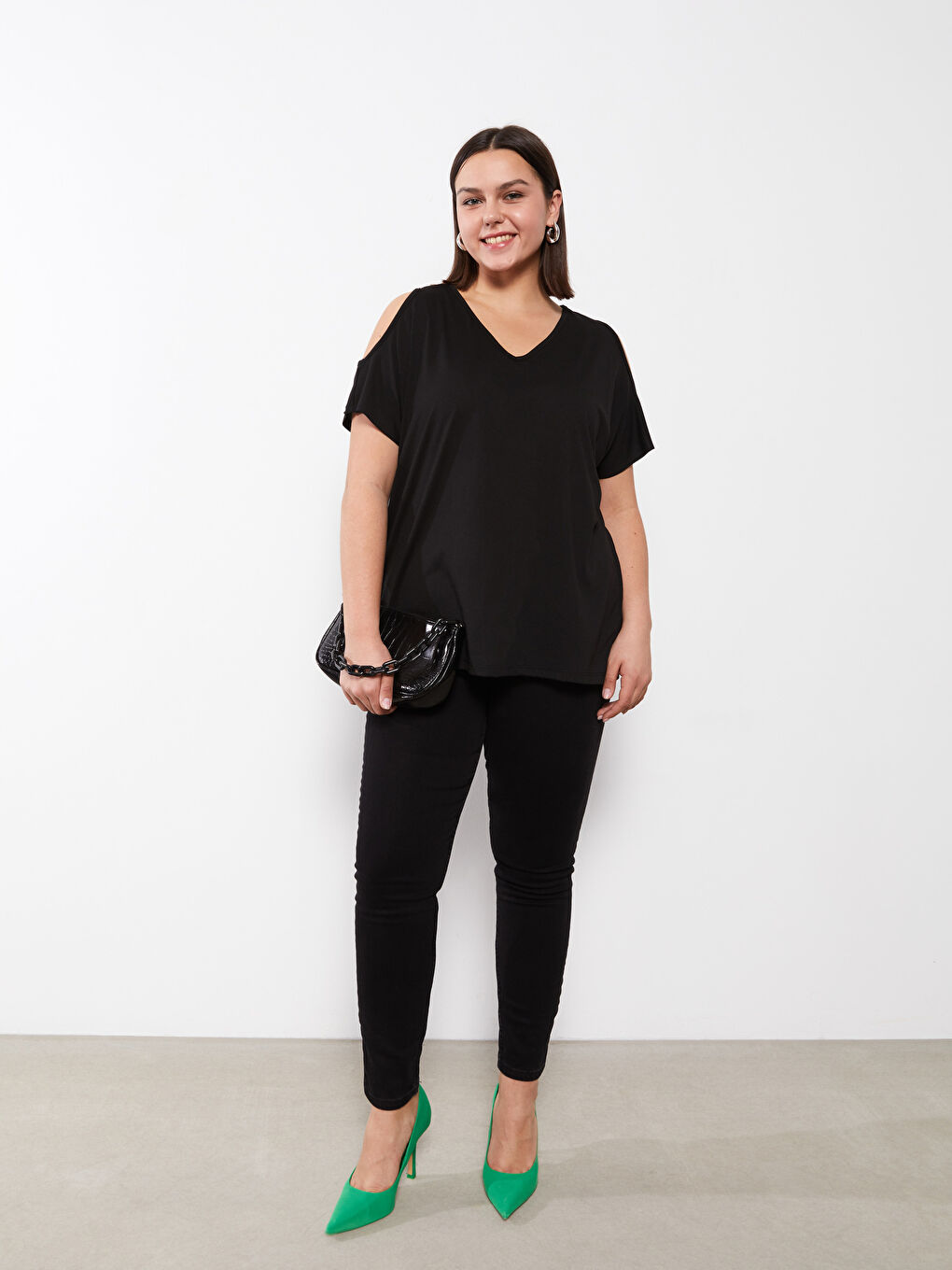 Plus Size V Neck Straight Short Sleeve Women T-Shirt-5