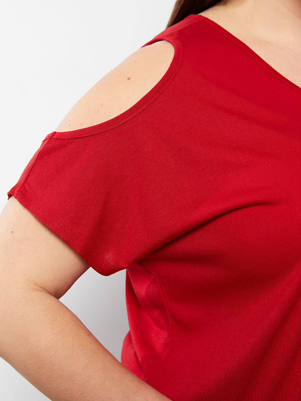 Kırmızı Büyük Beden V Yaka Düz Kısa Kollu Kadın Tişört-3