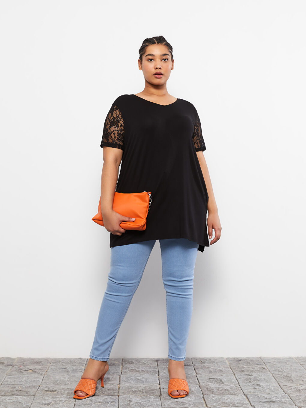 Siyah Büyük Beden V Yaka Düz Kısa Kollu Kadın Tişört