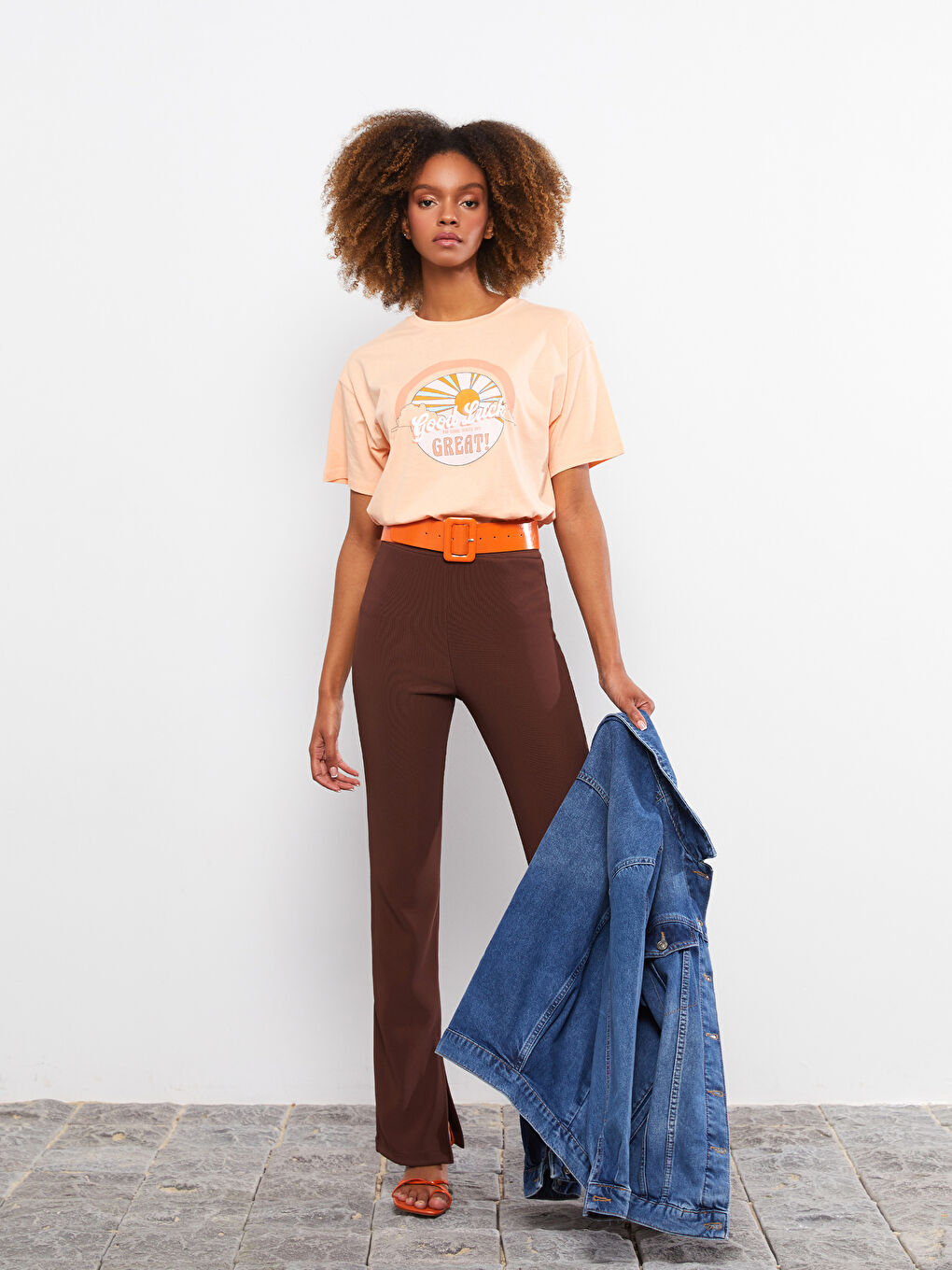 Mercan Bisiklet Yaka Baskılı Kısa Kollu Pamuklu Kadın Tişört