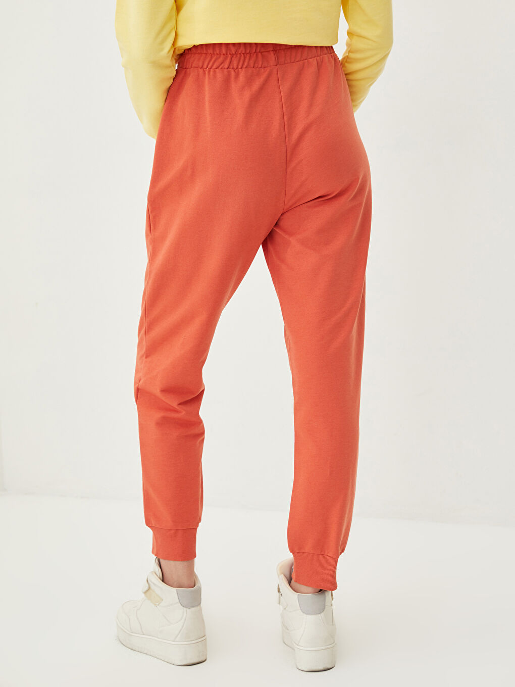 Elastic Waist Regular Pocket Detailed Women's Jogger Sweatpants-3