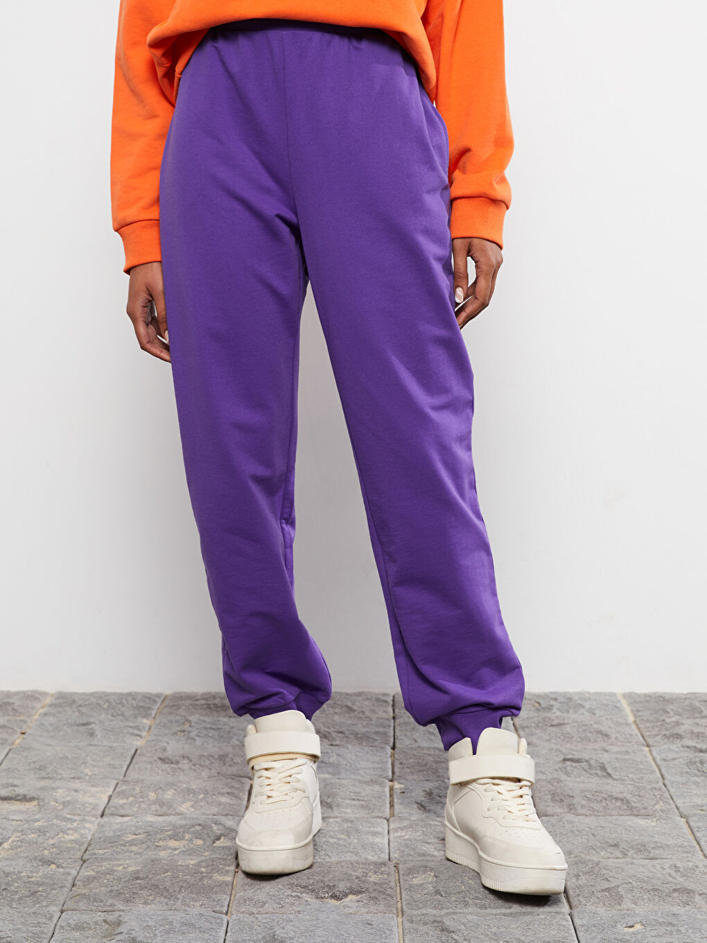 Elastic Waist Regular Pocket Detailed Women's Jogger Sweatpants-3