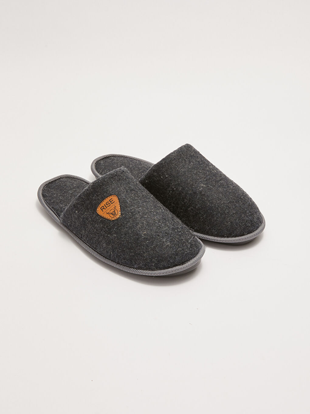 Antrasit Etiket Baskılı Erkek Ev Terliği
