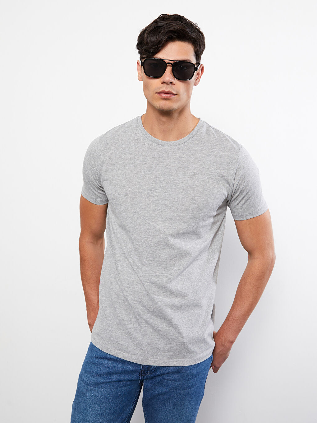 تيشيرت للرجال أساسي بأكمام قصيرة ورقبة دائرية من القطن الممشط-2