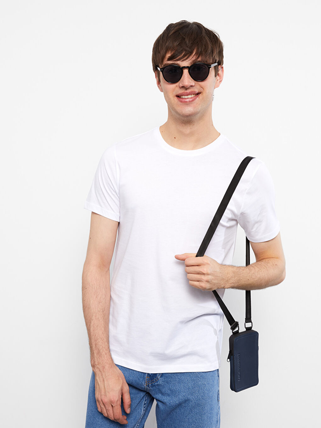 تيشيرت للرجال أساسي بأكمام قصيرة ورقبة دائرية من القطن الممشط-1