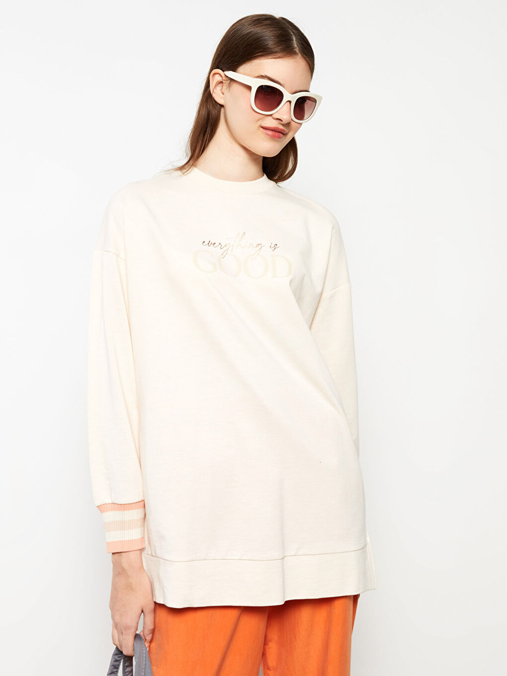 Ekru Bisiklet Yaka Yazı Baskılı Uzun Kollu Oversize Kadın Sweatshirt Tunik-1