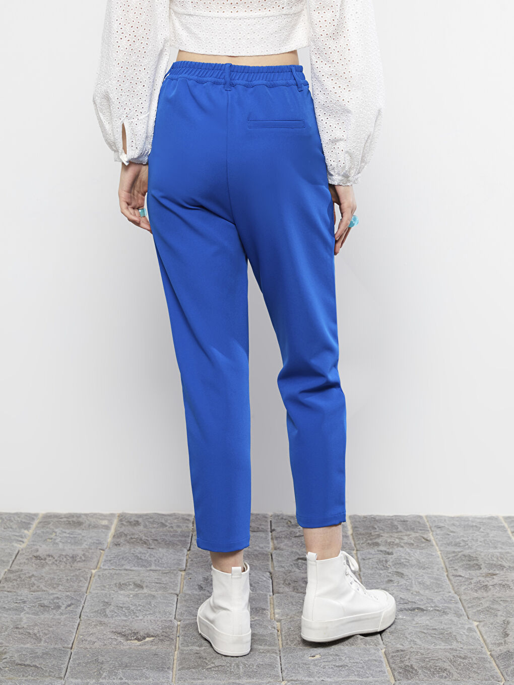 Comfortable Fit Straight Pocket Detailed Women's Trousers-4