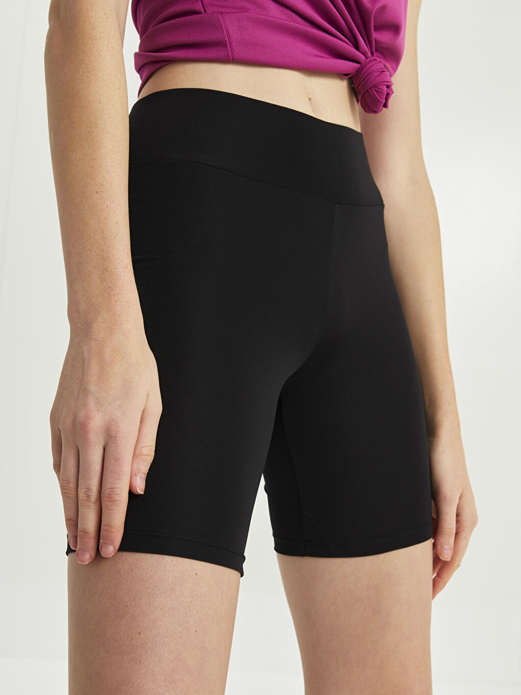 Siyah Kadın Beli Lastikli Düz Şort Tayt-3