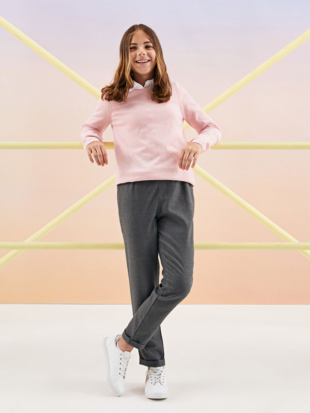 Gri Beli Lastikli Kız Çocuk Okul Pantolonu