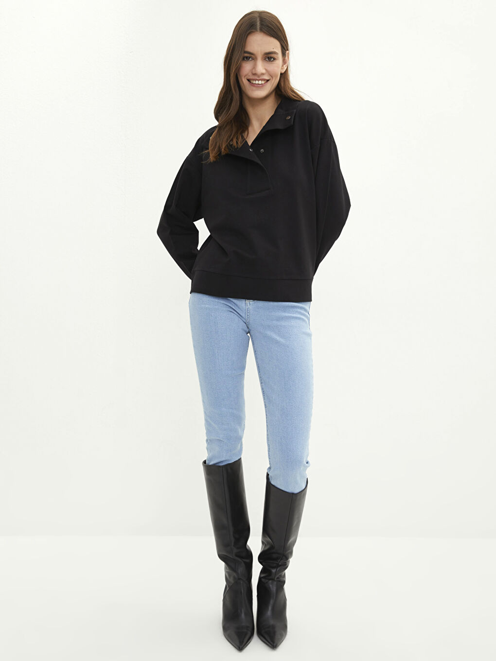 Siyah Dik Yaka Düz Uzun Kollu Pamuklu Kadın Sweatshirt-3