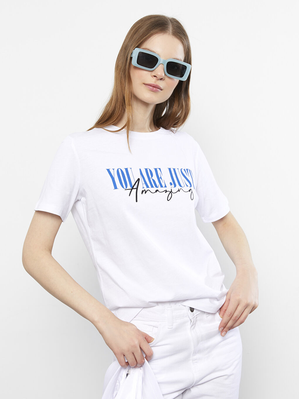 Beyaz Bisiklet Yaka Baskılı Kısa Kollu Pamuklu Kadın Tişört-1