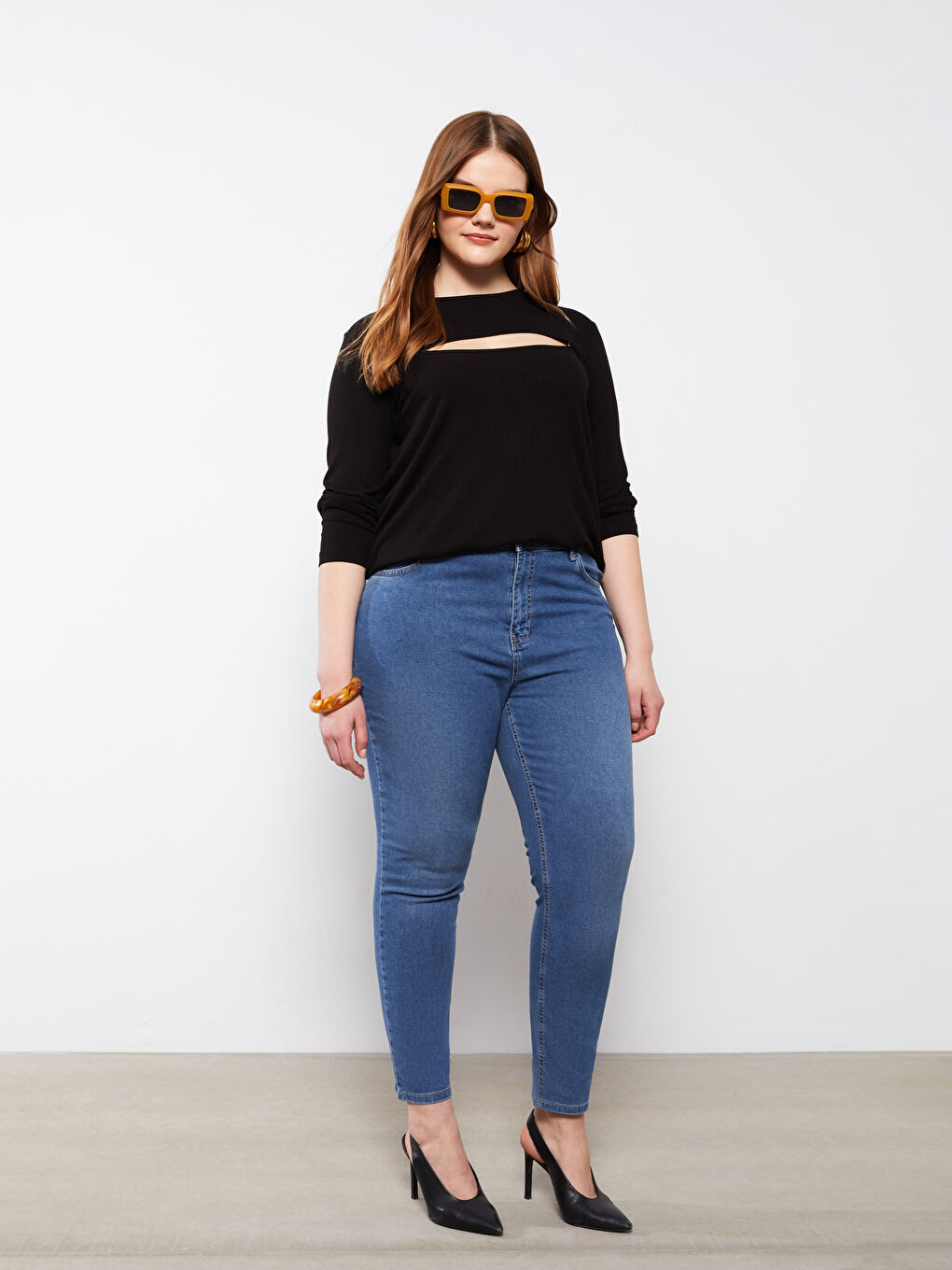 İndigo Büyük Beden Standart Fit Düz Cep Detaylı Kadın Rodeo Jean Pantolon