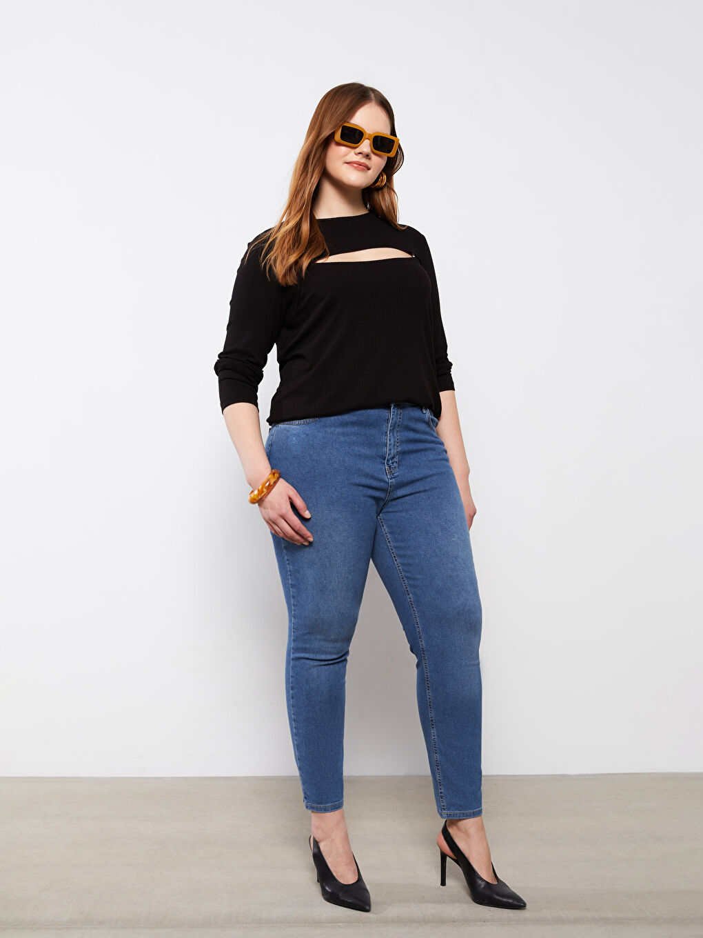 İndigo Büyük Beden Standart Fit Düz Cep Detaylı Kadın Rodeo Jean Pantolon-1