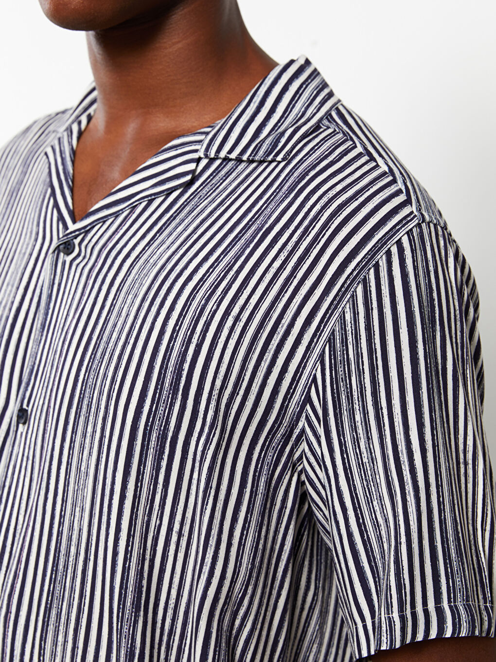 Regular Fit Short Sleeve Striped Men's Shirt-3