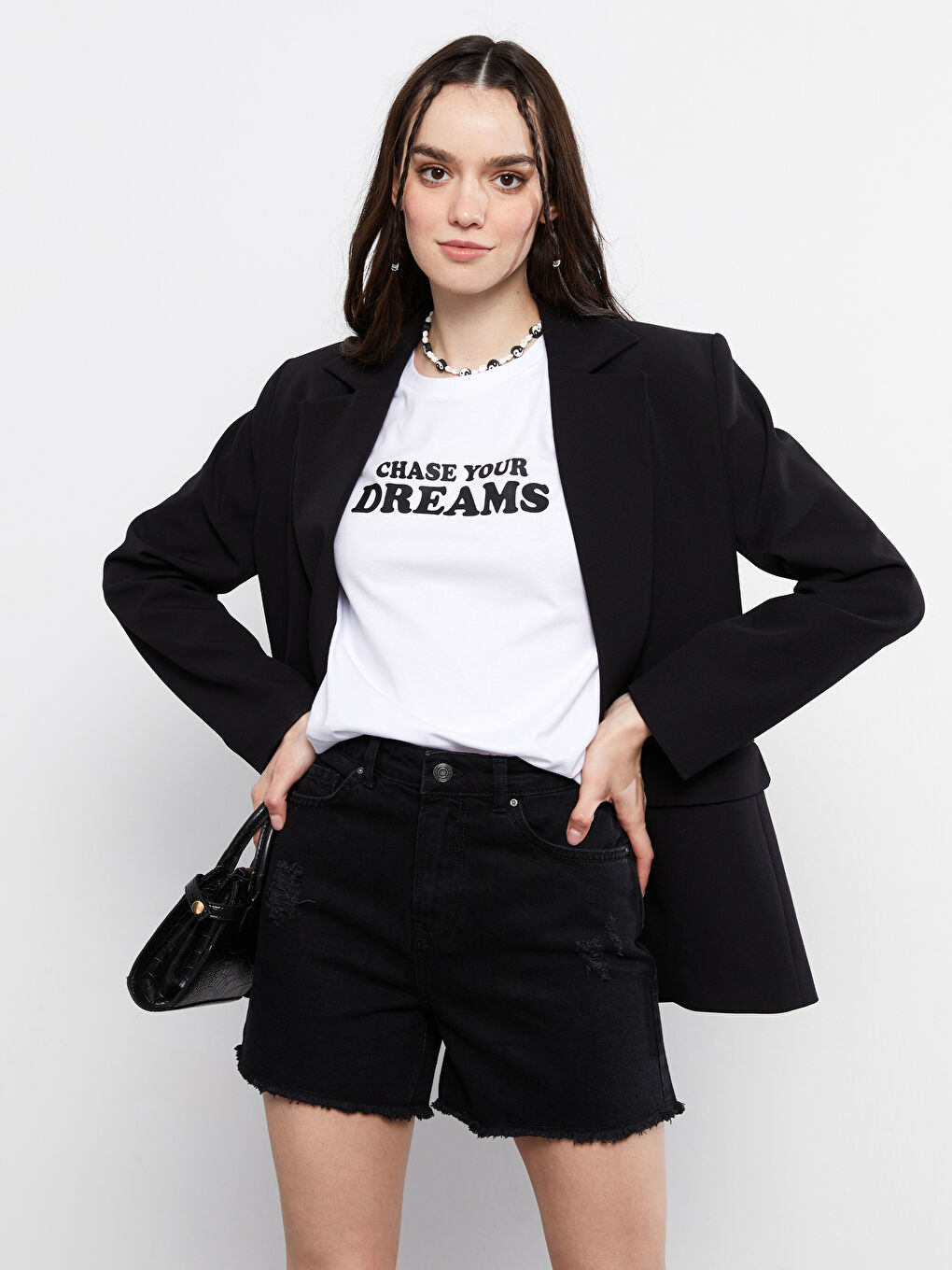 Beyaz Bisiklet Yaka Yazı Baskılı Kısa Kollu Pamuklu Kadın Tişört