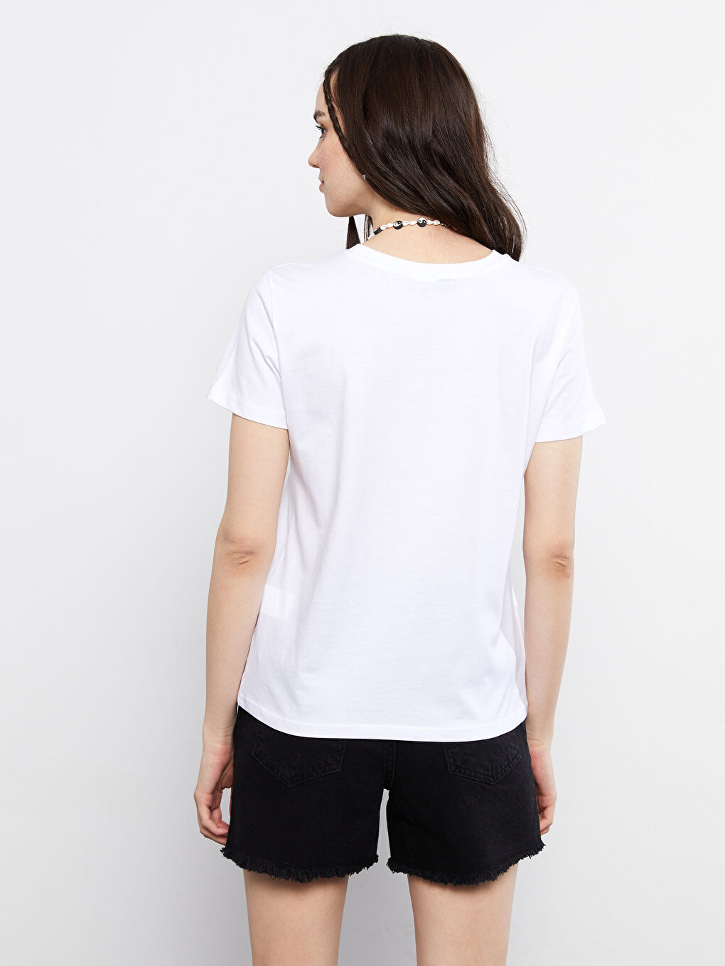 Beyaz Bisiklet Yaka Yazı Baskılı Kısa Kollu Pamuklu Kadın Tişört-5