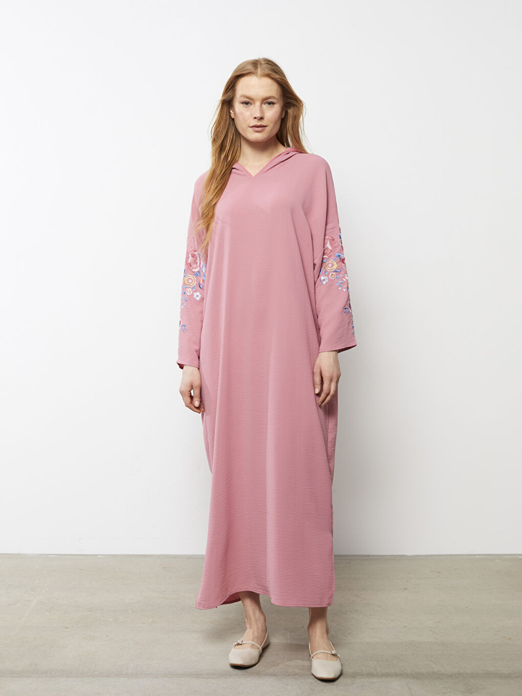 Pembe Kapüşonlu Nakışlı Uzun Kollu Kadın Elbise-1