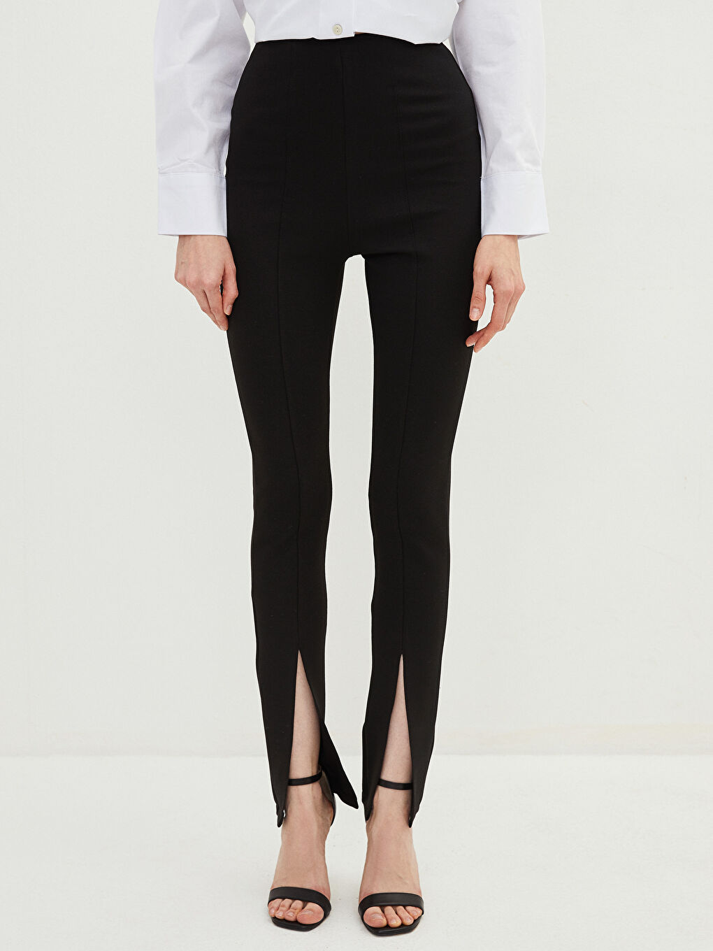 Siyah Beli Lastikli Düz Paçaları Yırtmaç Detaylı Kadın Tayt Pantolon-2