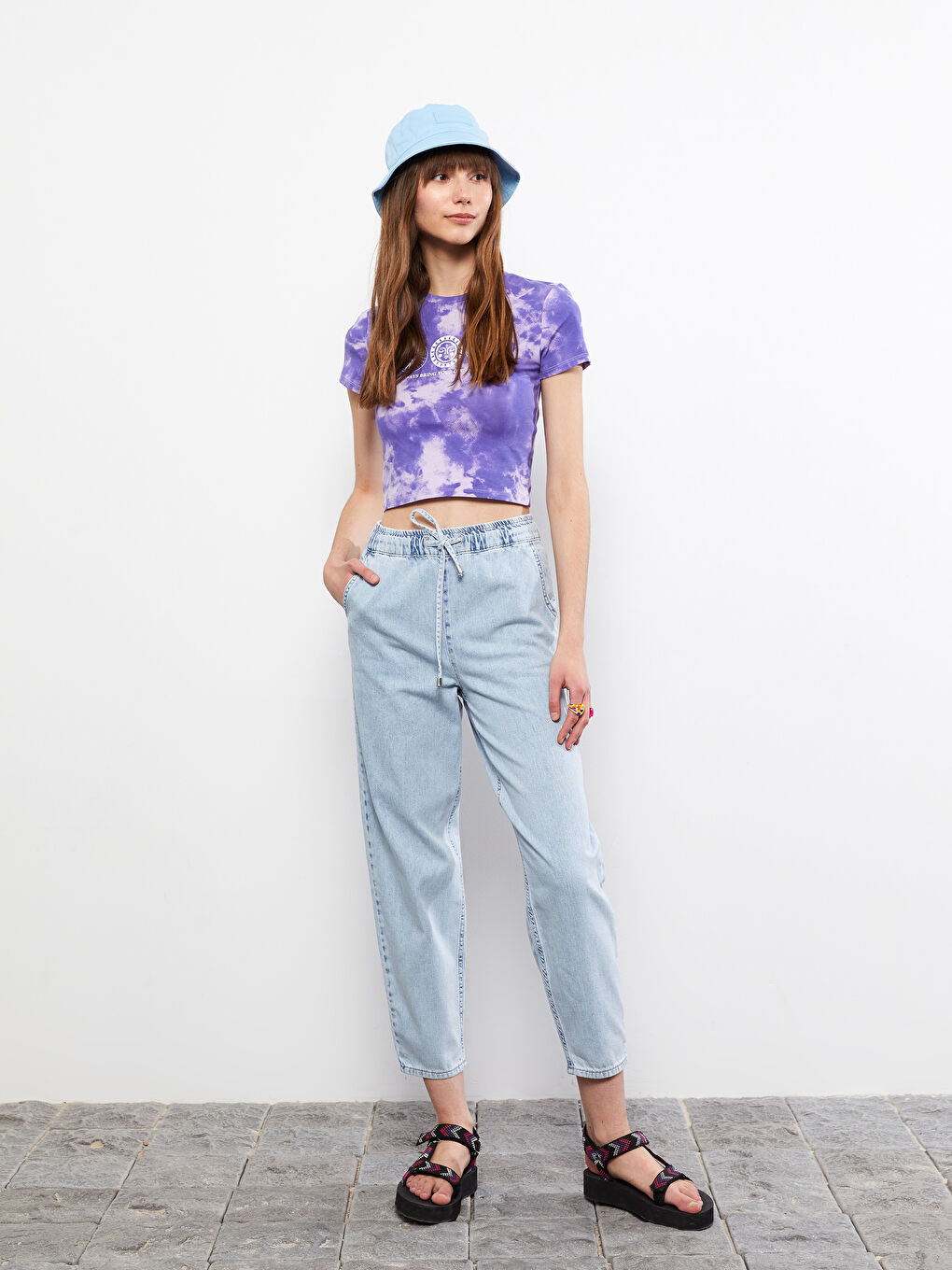 İndigo Yüksek Bel Mom Fit Düz Cep Detaylı Kadın Rodeo Jean Pantolon