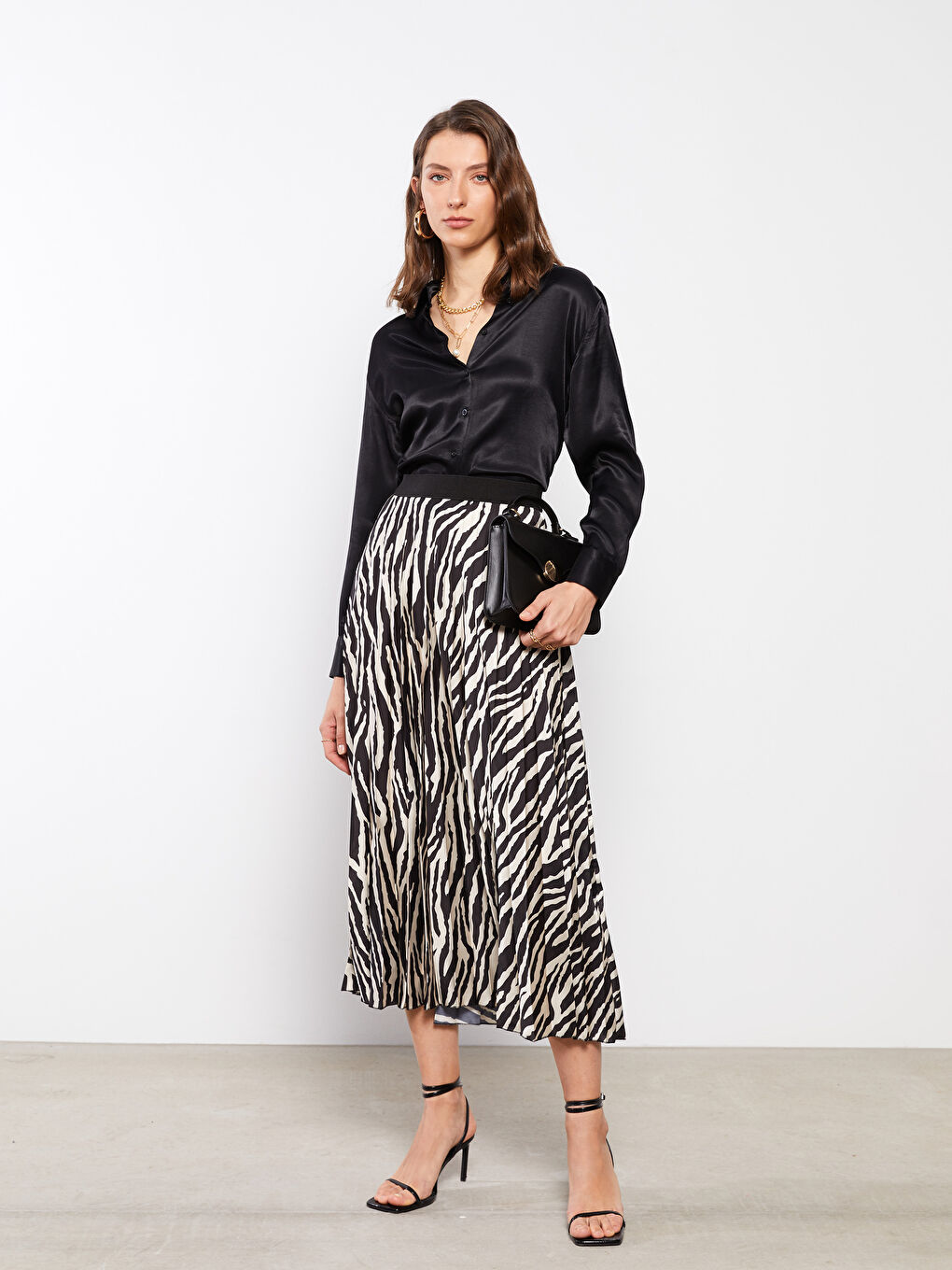 Siyah Beli Lastikli Desenli A Kesim Kadın Pileli Etek