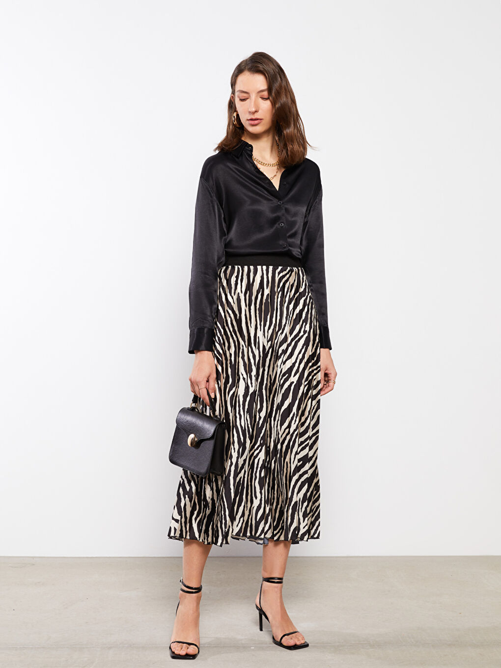 Siyah Beli Lastikli Desenli A Kesim Kadın Pileli Etek-3