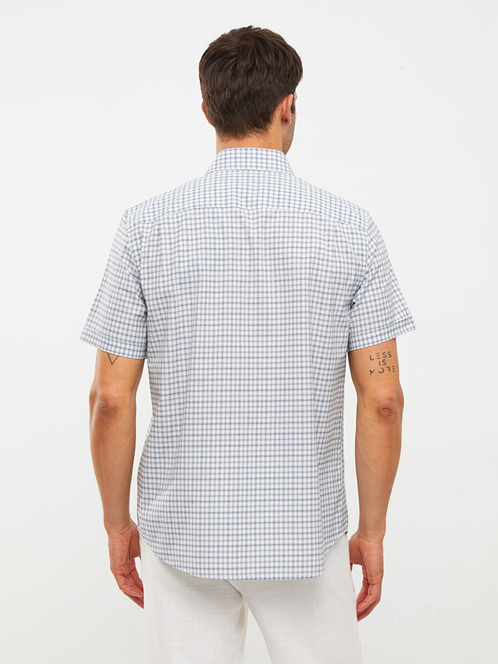 Рубашка мужская оксфордская в клетку стандартного кроя с короткими рукавами-4