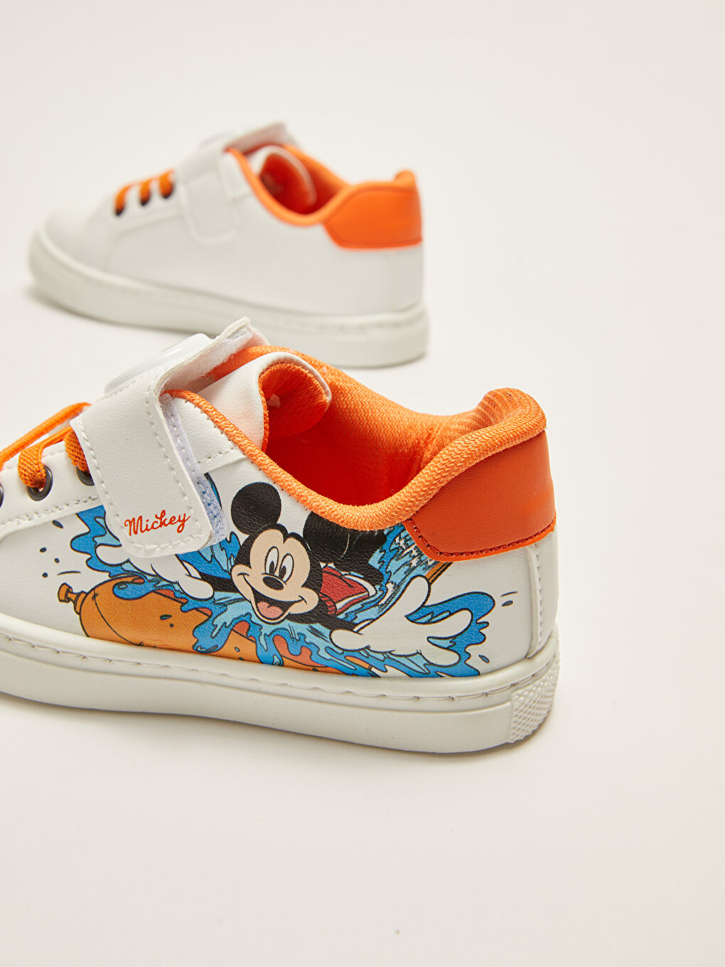 Mickey mouse лицензияланған жарқырайтын ұлдарға арналған кроссовкалар-5