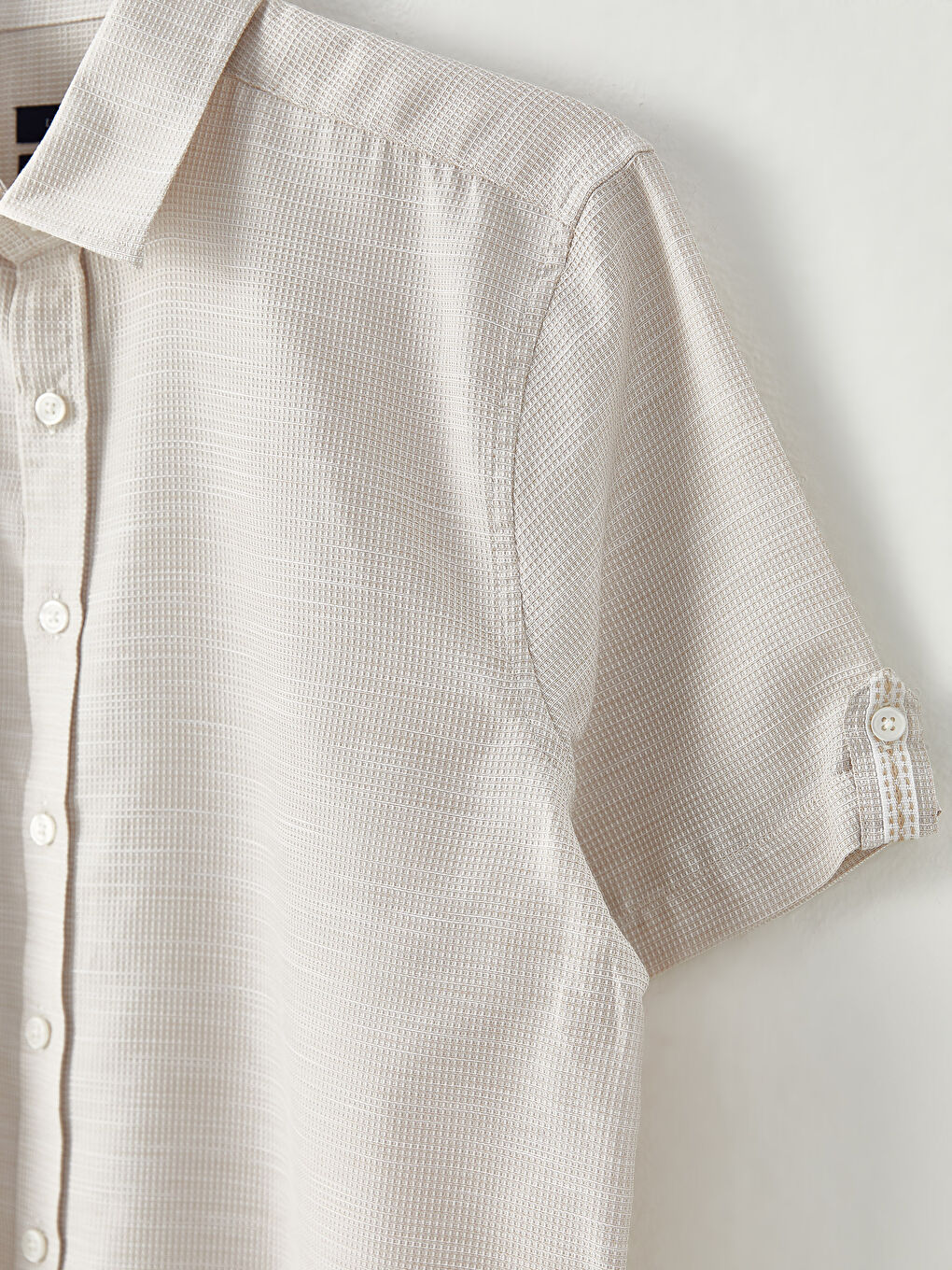 قميص رجالي بكم قصير بقماش دوبي بقصة عادية-7