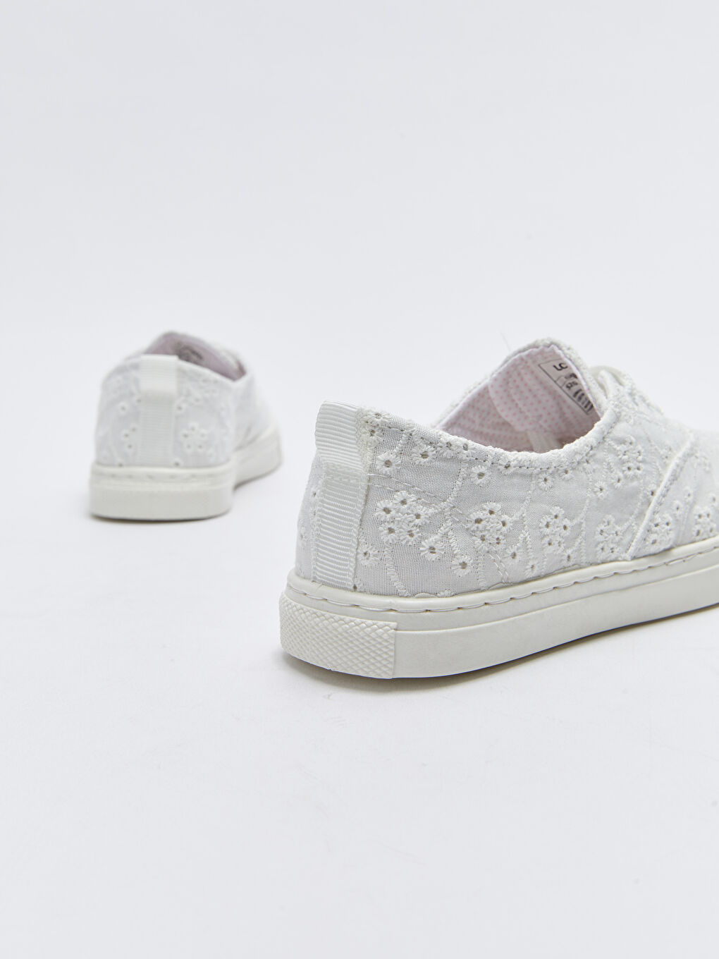 أحذية رياضية بناتي بتفاصيل تطريز برباط-5