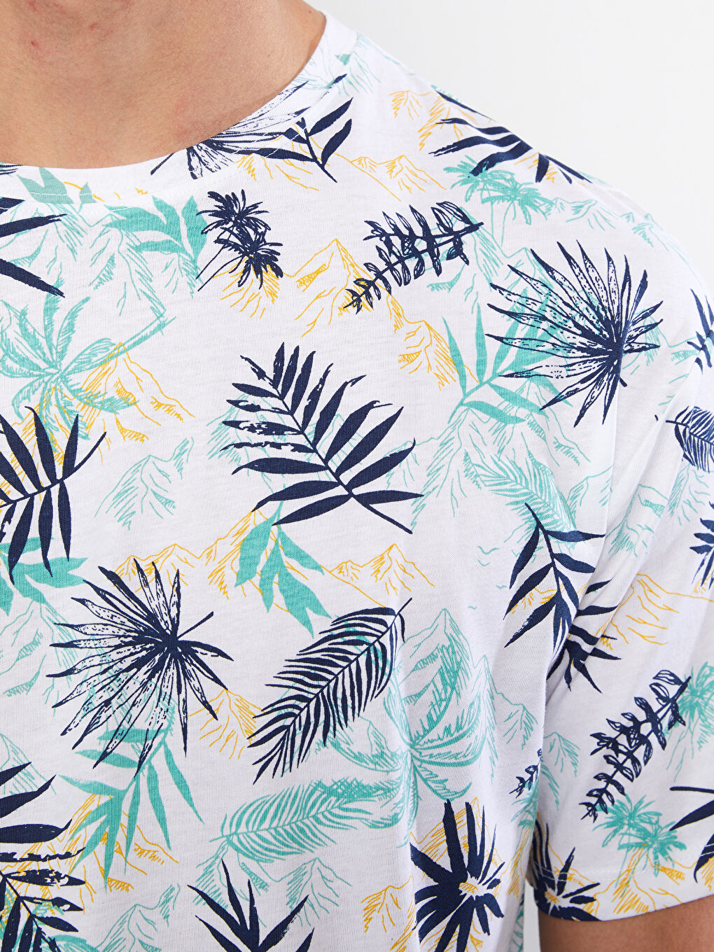 Beyaz Bisiklet Yaka Kısa Kollu Desenli Penye Erkek Tişört-3