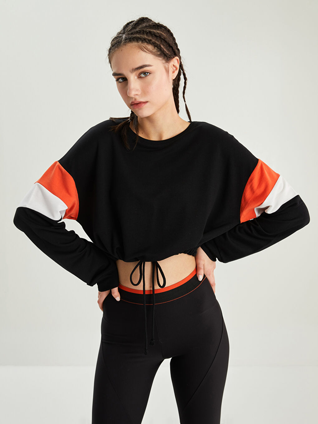 Siyah Bisiklet Yaka Düz Uzun Kollu Kadın Sweatshirt-2