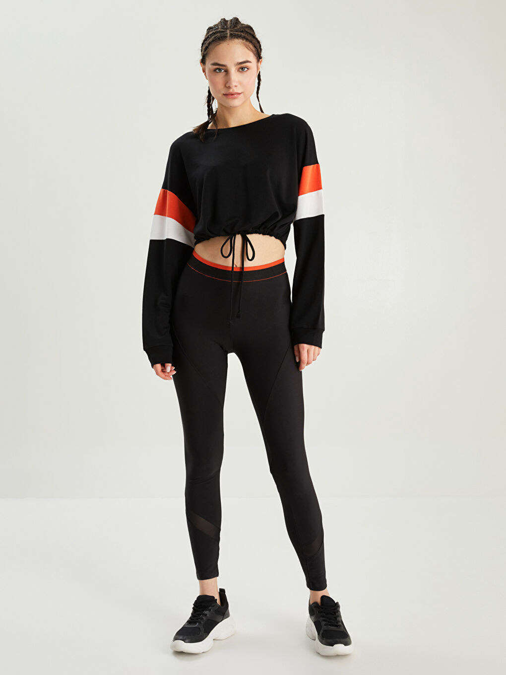 Siyah Bisiklet Yaka Düz Uzun Kollu Kadın Sweatshirt