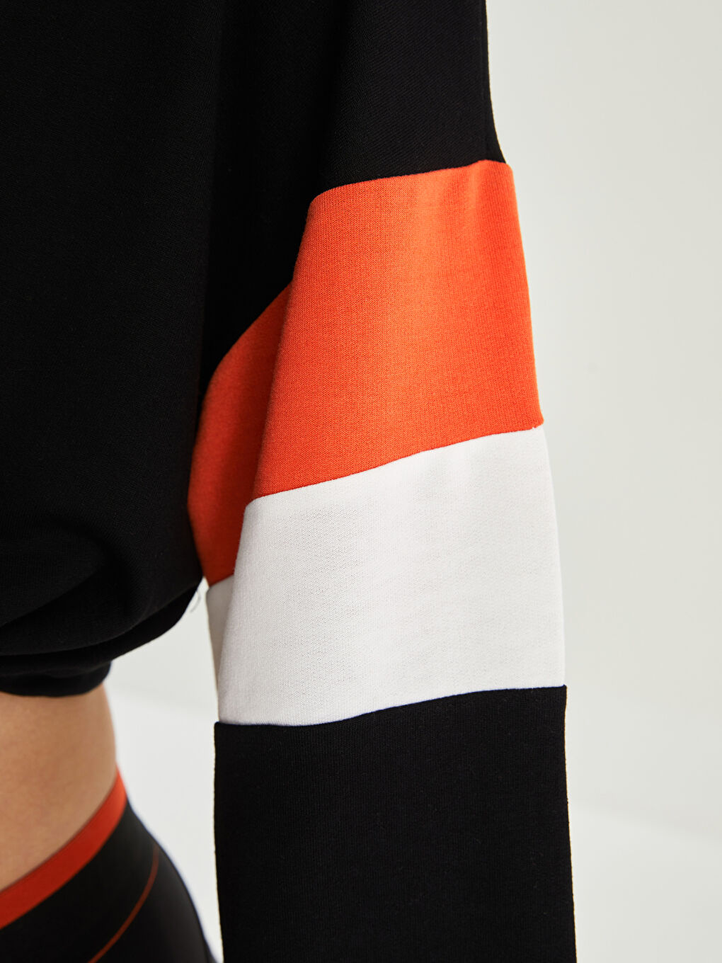 Siyah Bisiklet Yaka Düz Uzun Kollu Kadın Sweatshirt-3