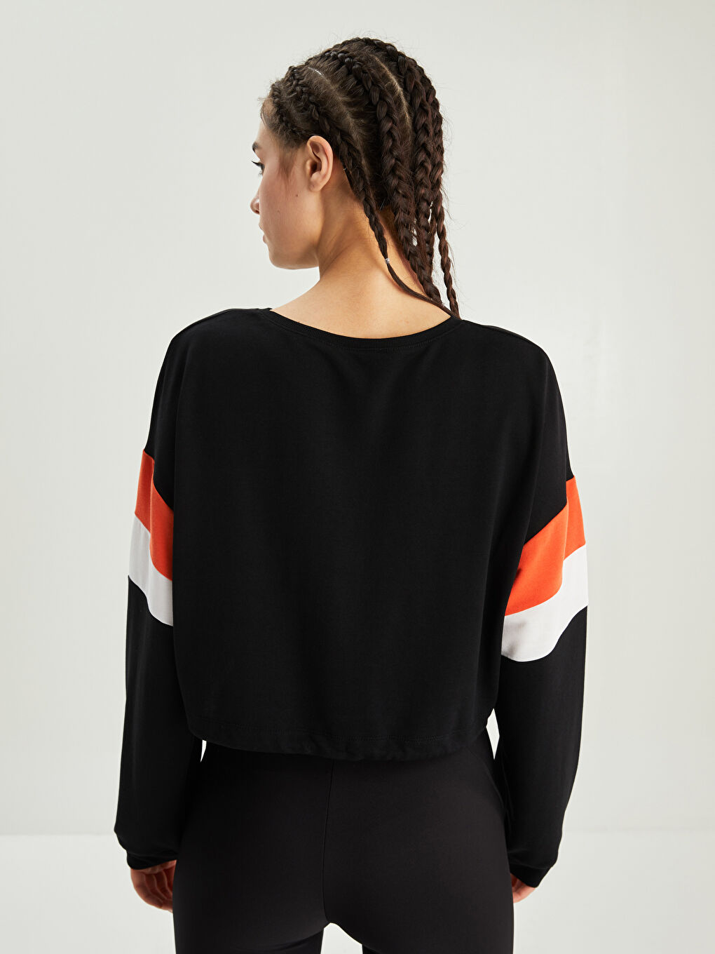 Siyah Bisiklet Yaka Düz Uzun Kollu Kadın Sweatshirt-4