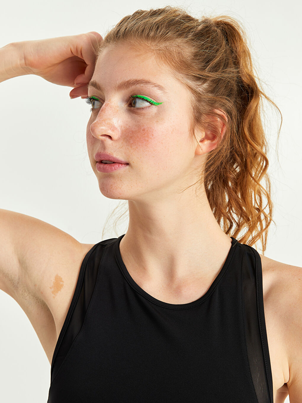 Siyah Bisiklet Yaka Tül Detaylı Kolsuz Crop Kadın Büstiyer-3