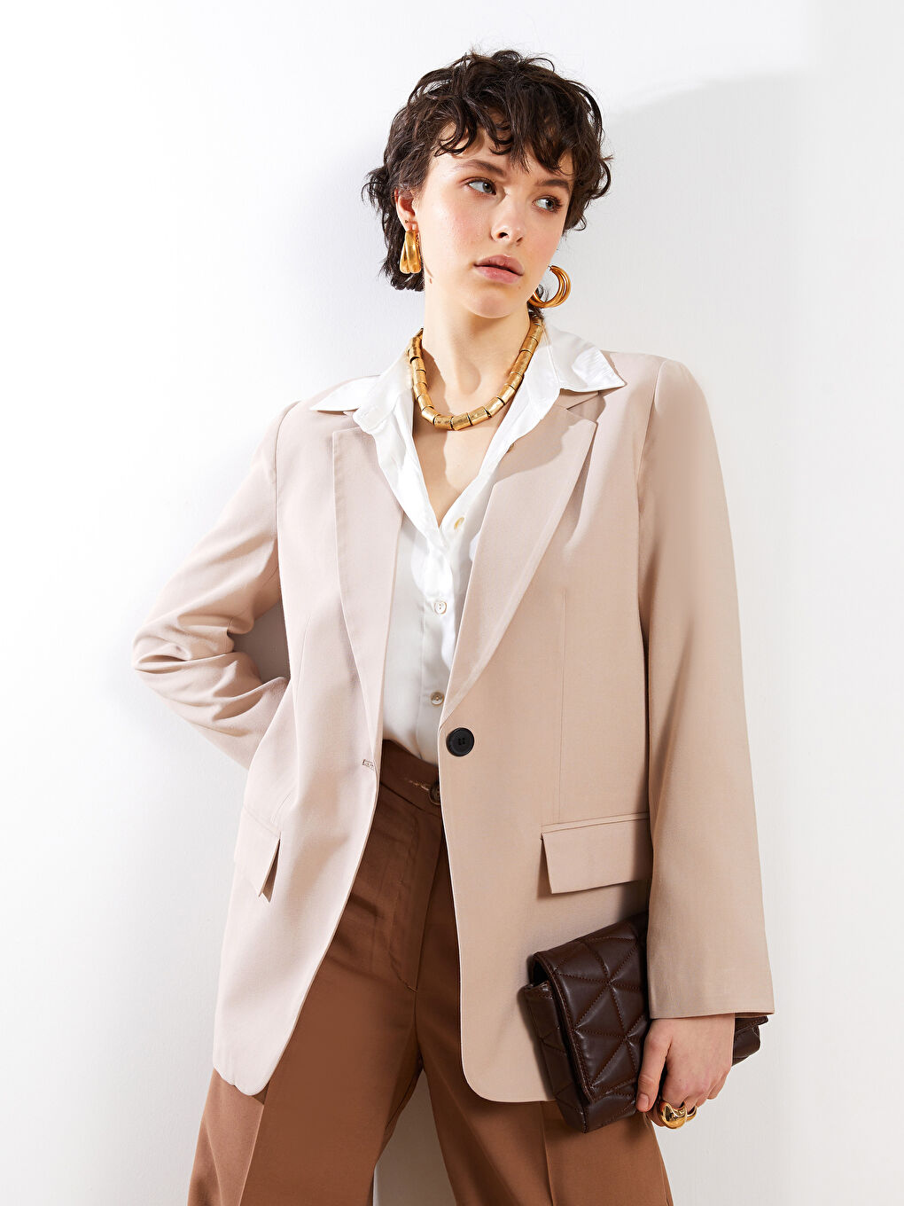 جاكيت بليزر للسيدات بأزرار وكم طويل عادي