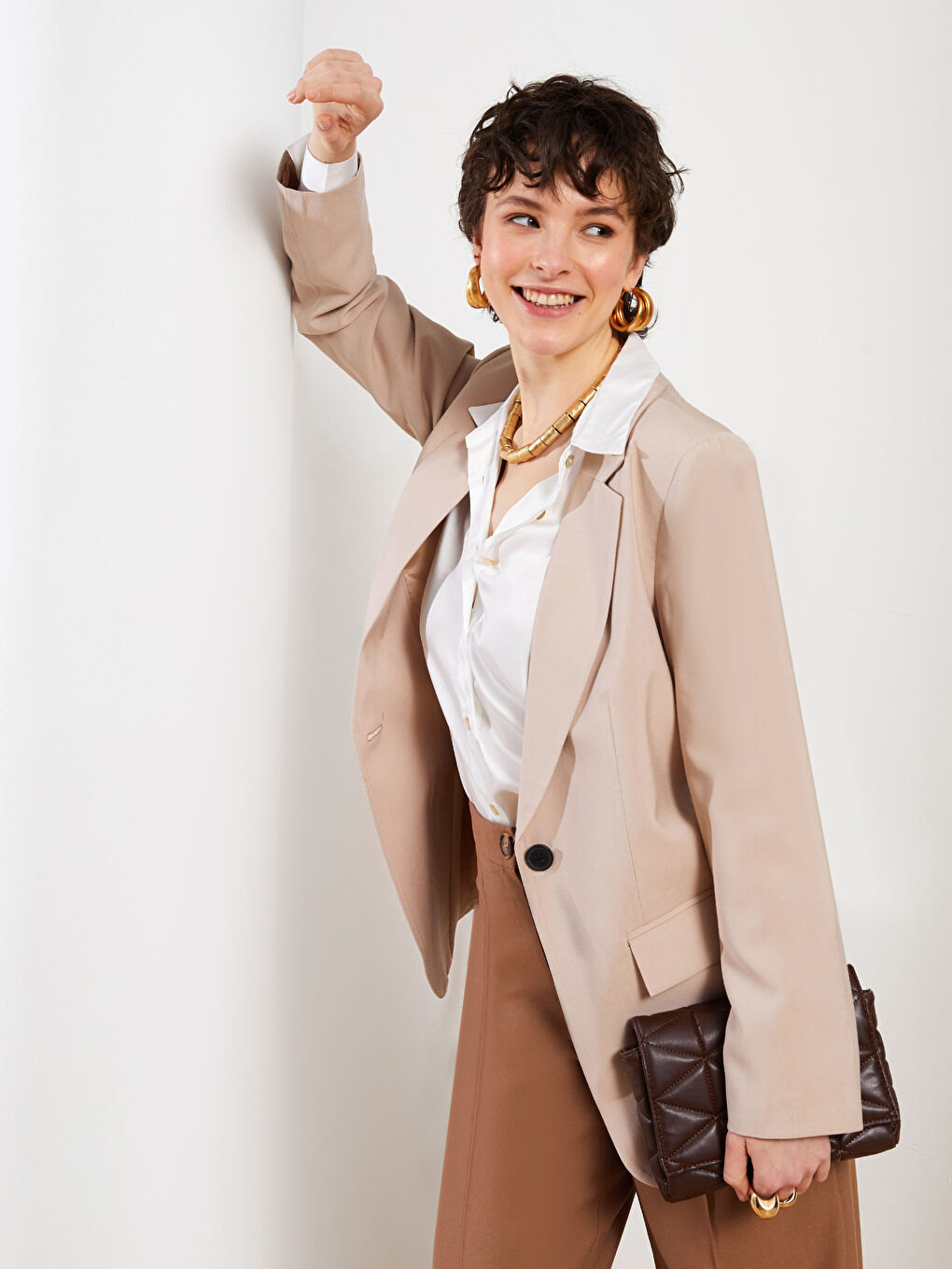 جاكيت بليزر للسيدات بأزرار وكم طويل عادي-1